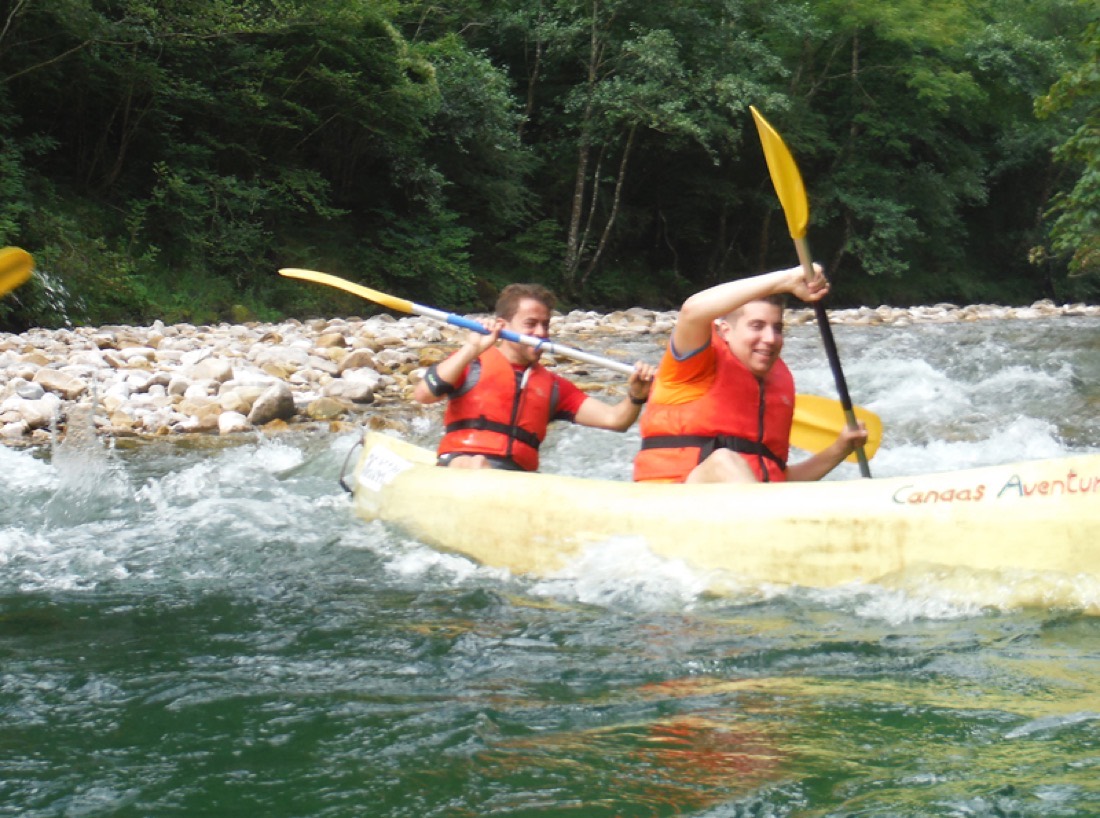 Ruta guiada en canoa por los parques naturales de Cantabria